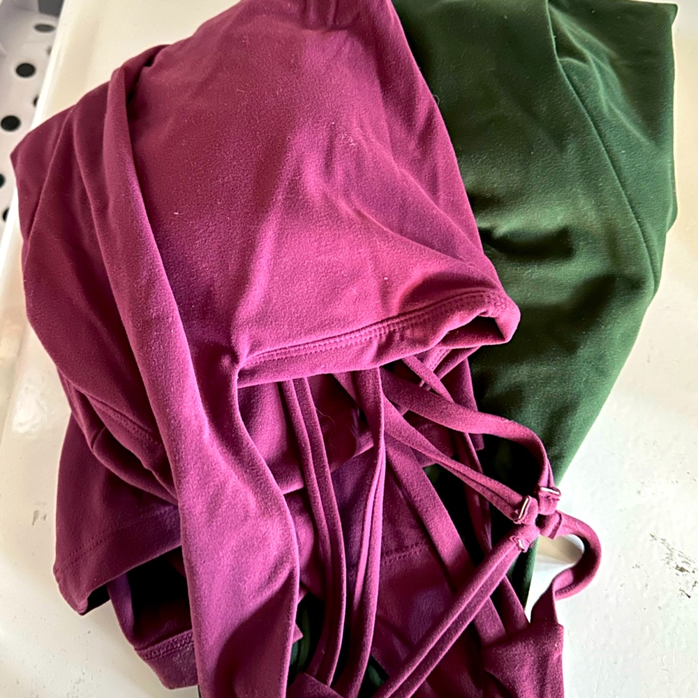 Bundle of 2 buffbunny tops XL